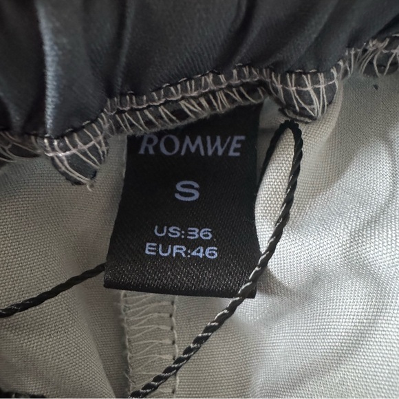 Men’s ROMWE Gray Graphic Joggers Size S - Picture 10 of 10